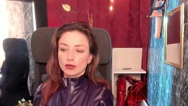 Queenscarlettsecret webcam