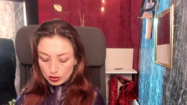 Queenscarlettsecret webcam