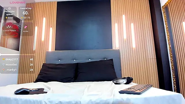 VickyJohnson1 webcam