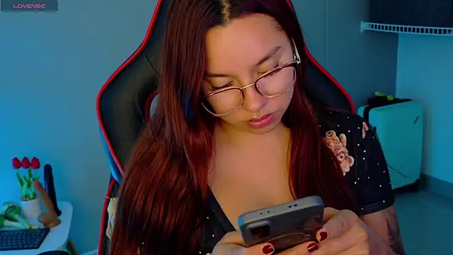 samantha_tattu webcam