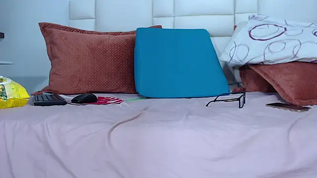 NicoletBlossom webcam