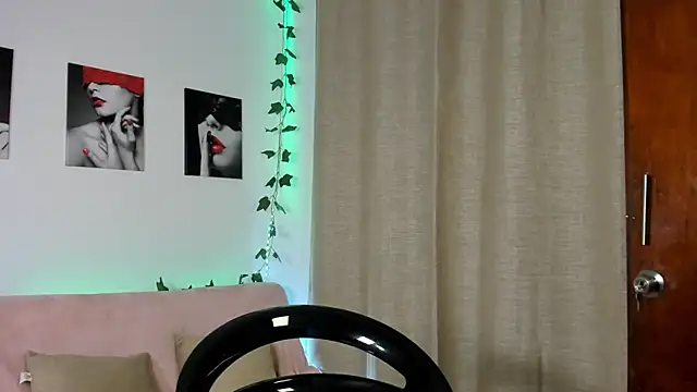 Rebeca_Marchetti webcam