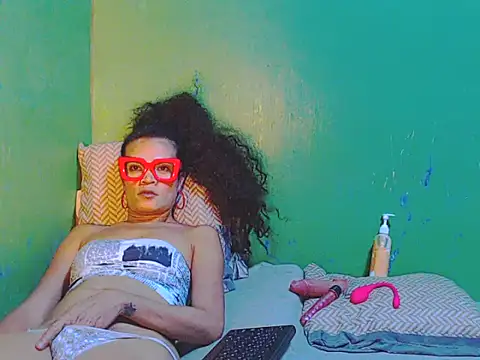 ToiletPlayBarbieDoll webcam