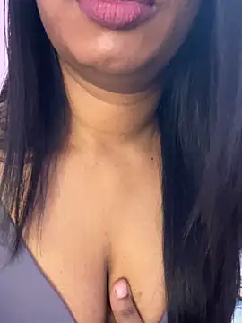 tamil_Aarathi webcam