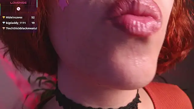 bri_von_dhara__ webcam