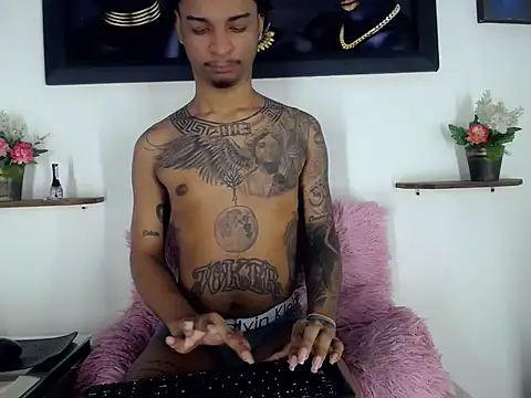 Tatoo_Noah webcam