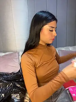 Shalom_pink18 webcam