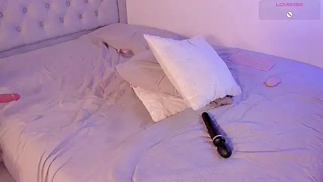 kristal_benet webcam