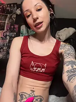 MissMidnightUK webcam