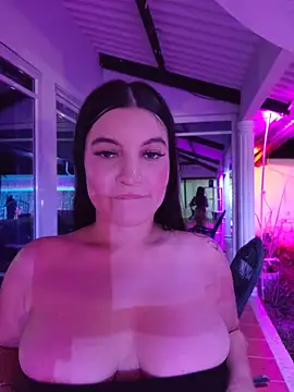 Pretty_Julieta webcam