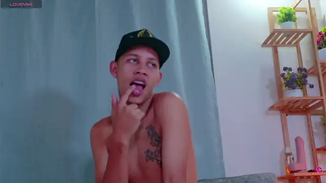 noirvynn (M twink) - masturbation get hard