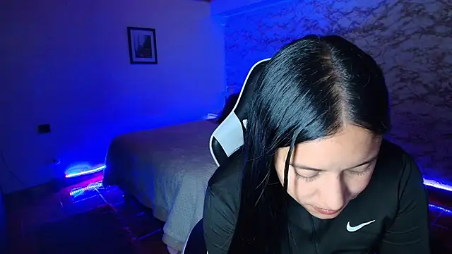 Camila_IRoose webcam