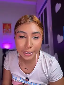 emilysofiia - Emilysofiia's free webcam - UK Sex Cams