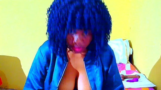 Augustine-Blooomxx webcam