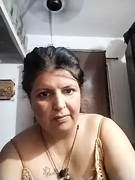 Webcam Model (Jann_Riya333)  is live.Free join now!