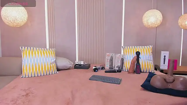 sabrina_shark_ webcam