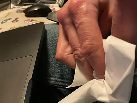 juicyprecumboy's room