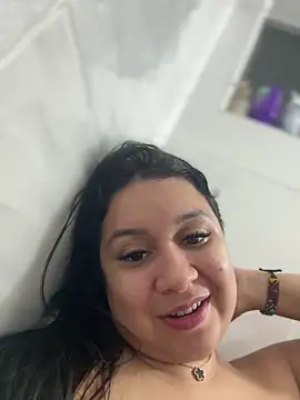 pretty_isadora (F young) - Silencio, personas cerca #pussy #public