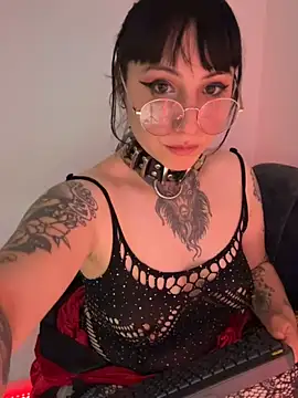 ravenna666_ (F young) - small penis humiliation