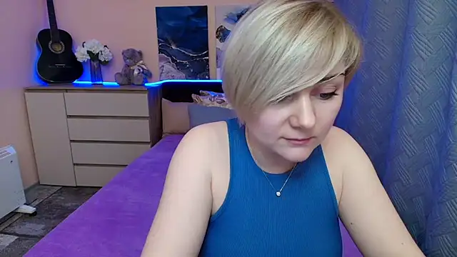 BlondPearl webcam