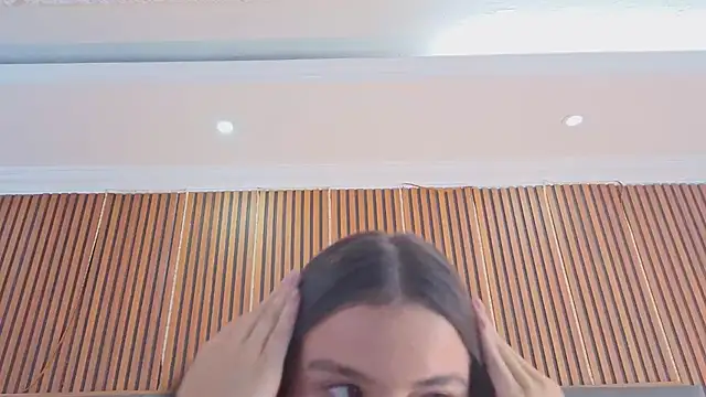 VictoriaKyros webcam