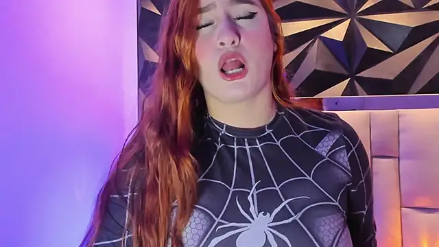 megan_whitee__ webcam