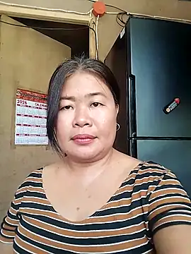 Lovelywoman43 webcam