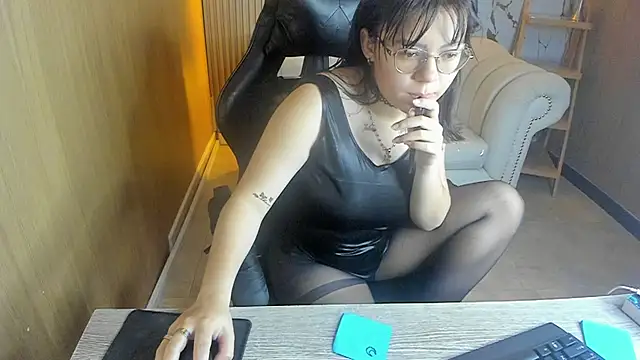 amara_tf - Amara_tf's free webcam - UK Sex Cams