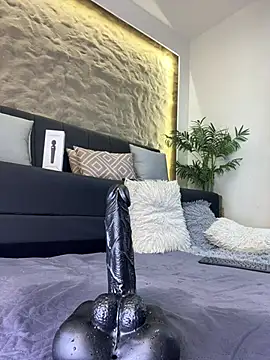 isa__blanc (F young) - Ride dildo