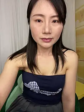 yaya0302 - Stripchat Cam Model