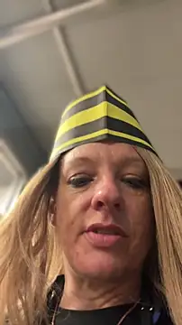 queenkelly1234 (F milf) - EXPLOSION AT WAFFLE HOUSE 🔥🔥💦💦