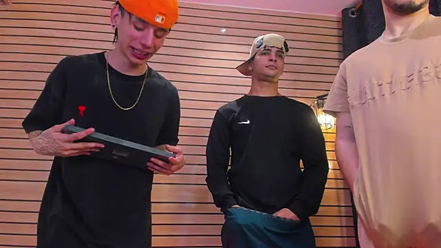 thebatmansion (Ask my age) - 🔥❤️OMGG YESS 🔥❤️ SO HOT