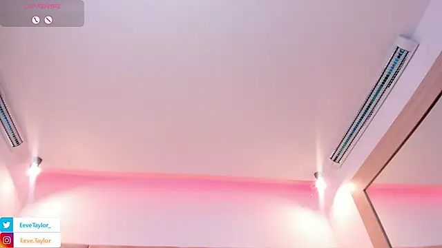 Eevee_Taylor webcam