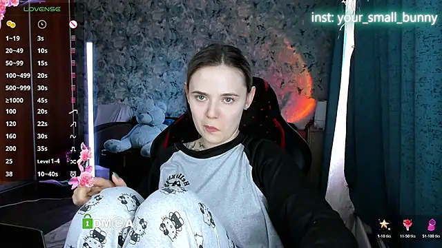 Your_small_bunny webcam