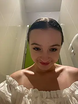 miatee - MiaTee's free webcam - UK Sex Cams