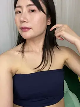 美女yaya0302在线直播