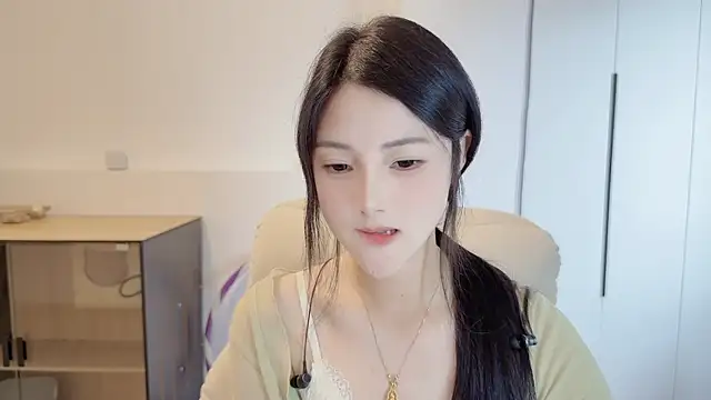 美女HaagenDazs_在线直播