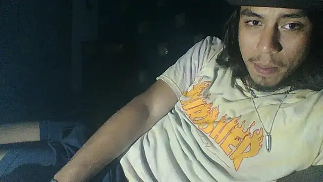 AlexAlejandro13 webcam