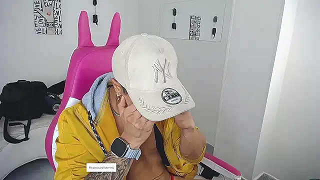 Leonard_Price live sex cam