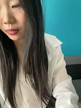 美女ZHJKS9988在线直播