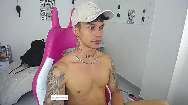 Leonard_Price live sex cam