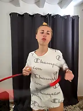 kylie_blck's Stripchat show and profile