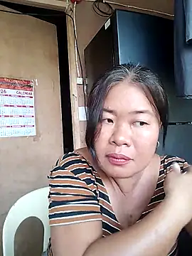 Lovelywoman43 webcam