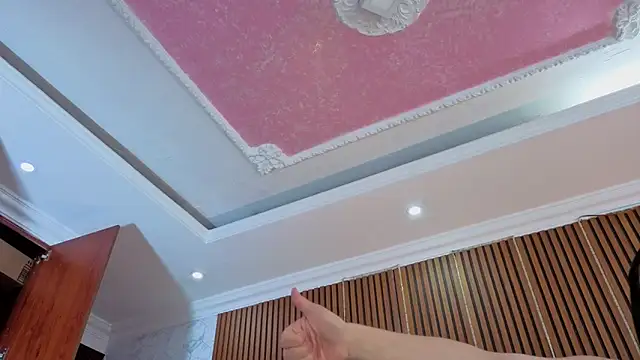 VictoriaKyros webcam