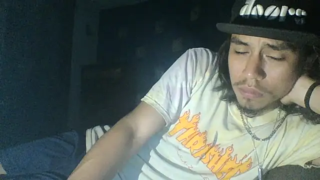 AlexAlejandro13 webcam