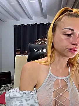 kylie_blck's Stripchat show and profile