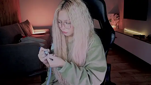 rileymee (F young) - ♥Pussy play♥