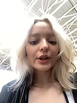 aka_Blonde webcam
