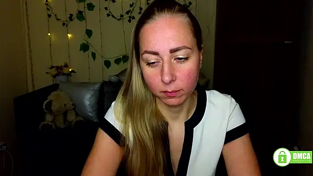 Alicewonderrmiss webcam