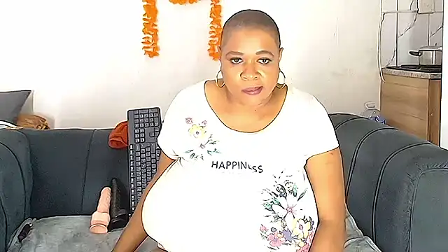 BUSTYQUEEN56_ webcam